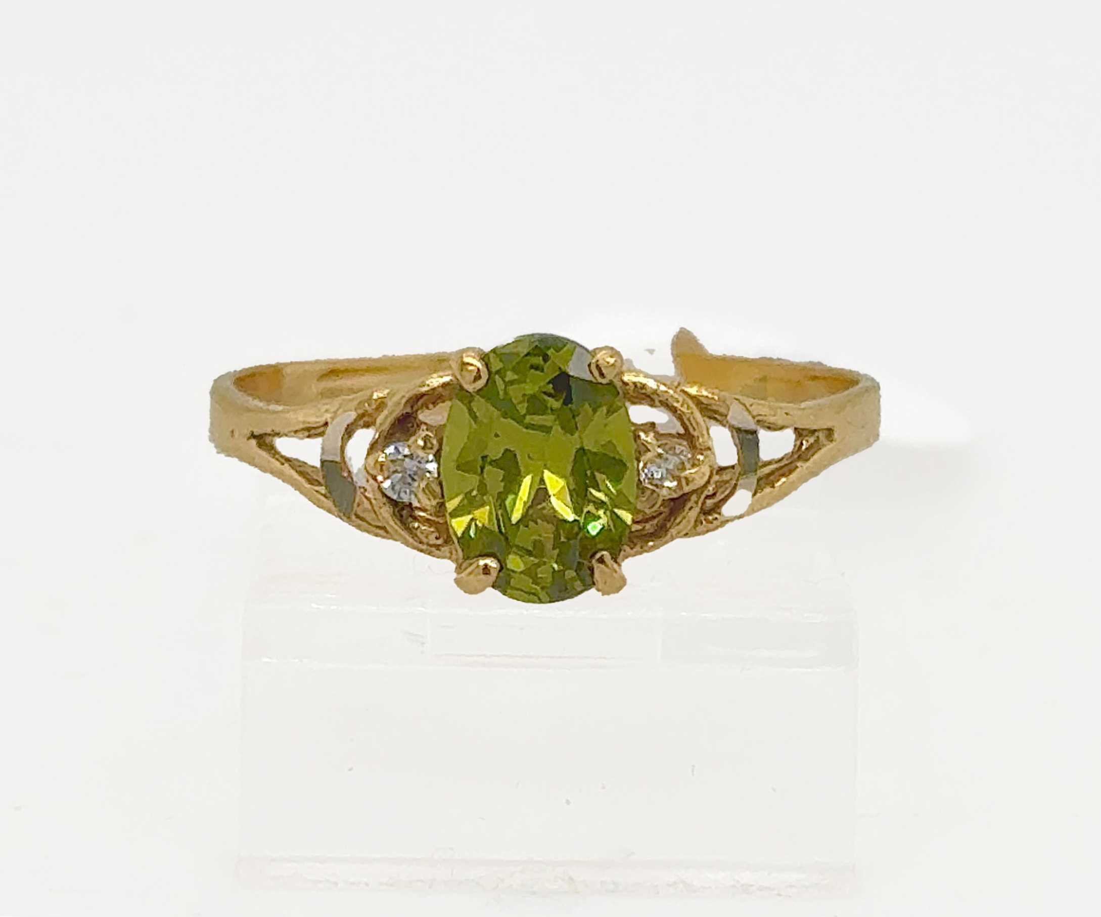 Gold Ladie Ring