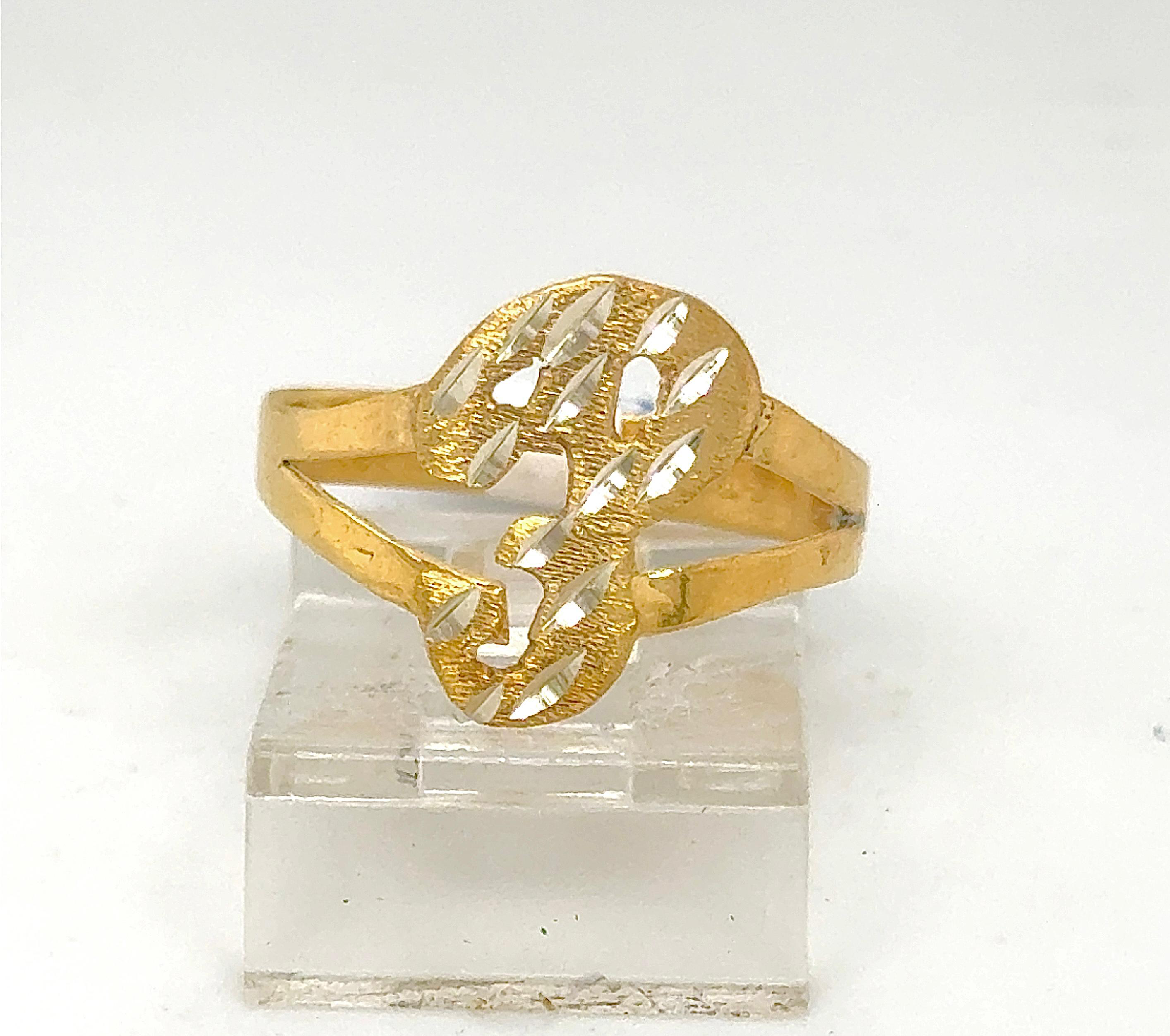 Gold Ladie Ring