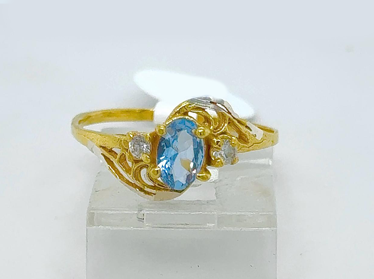 Gold Ladie Ring
