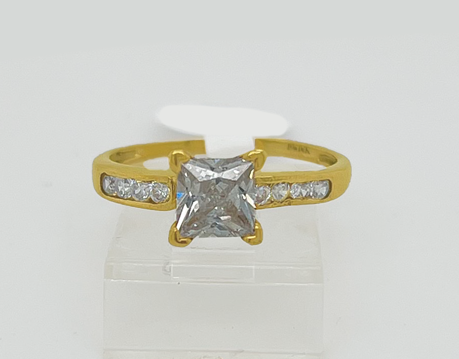 Gold Ladie Ring