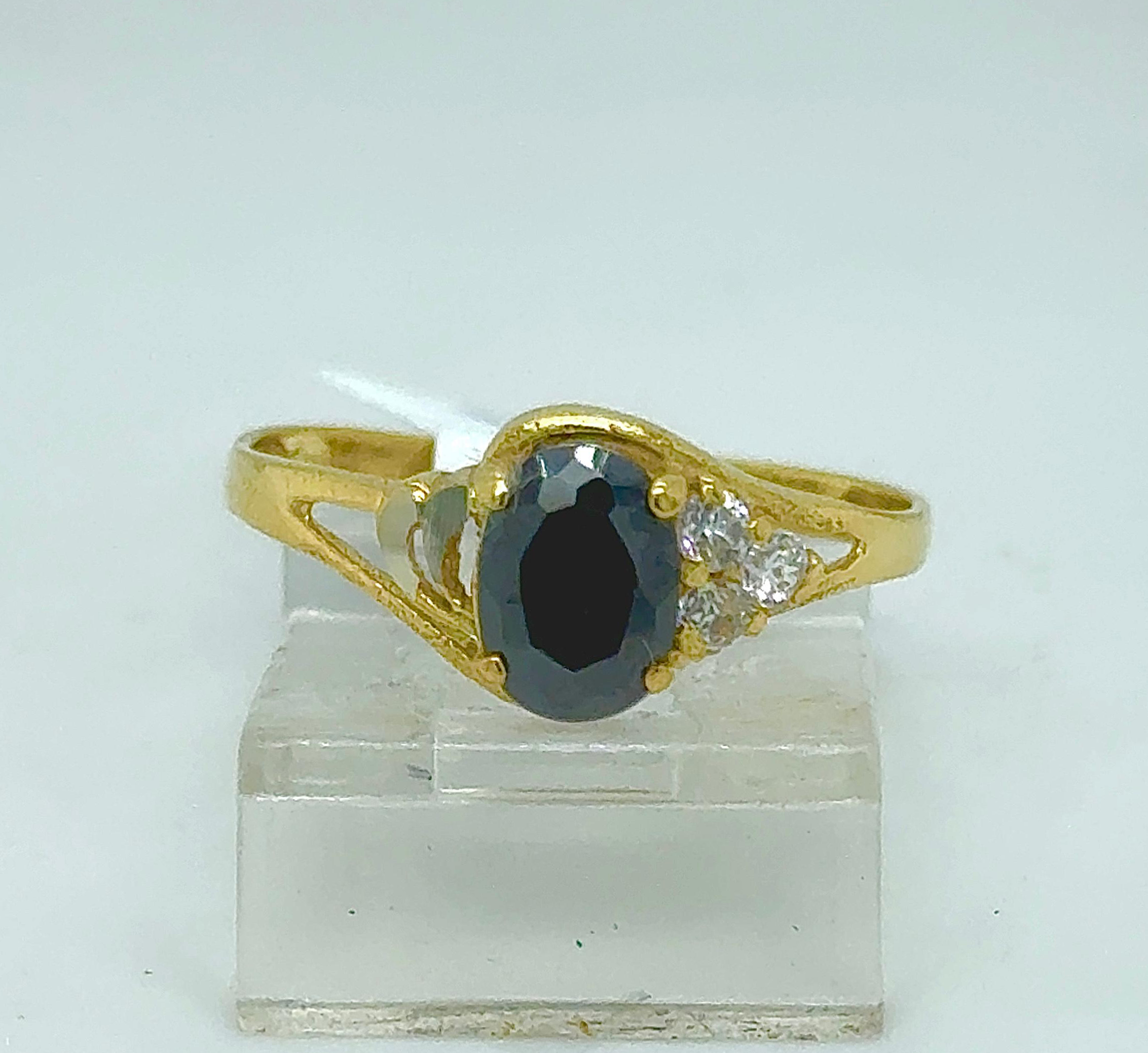 Gold Ladie Ring