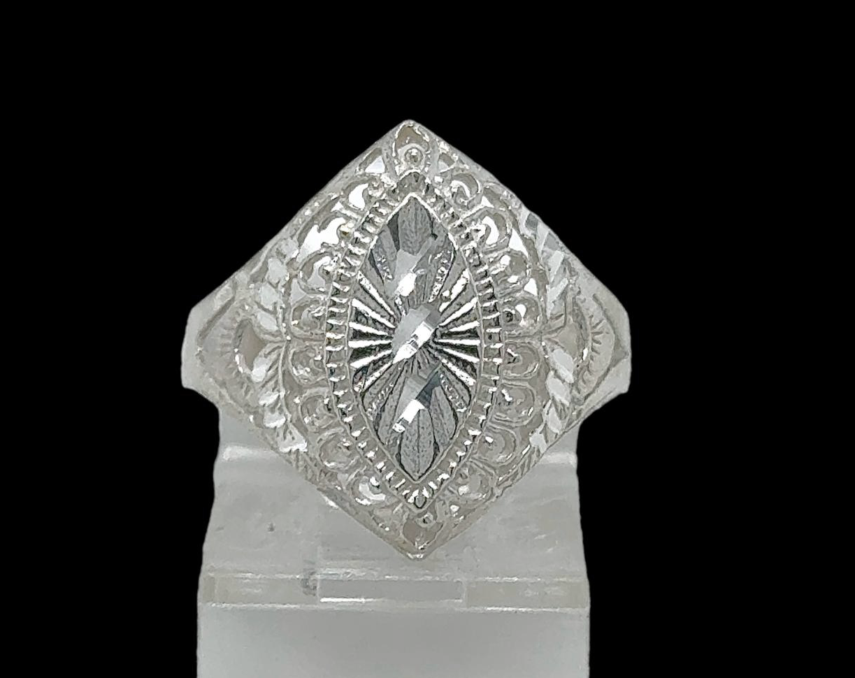 Silver Ladie Ring