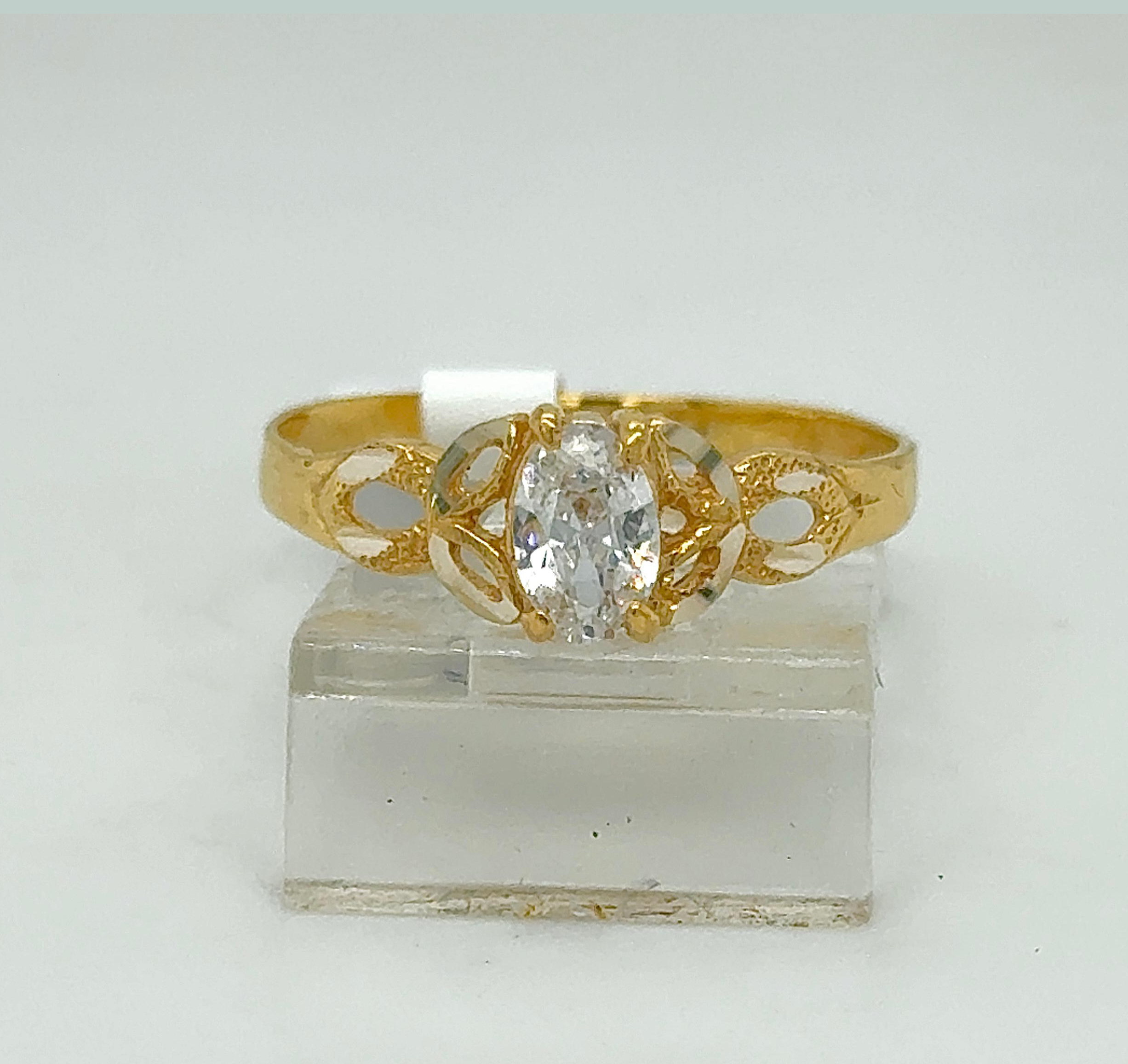 Gold Ladie Ring
