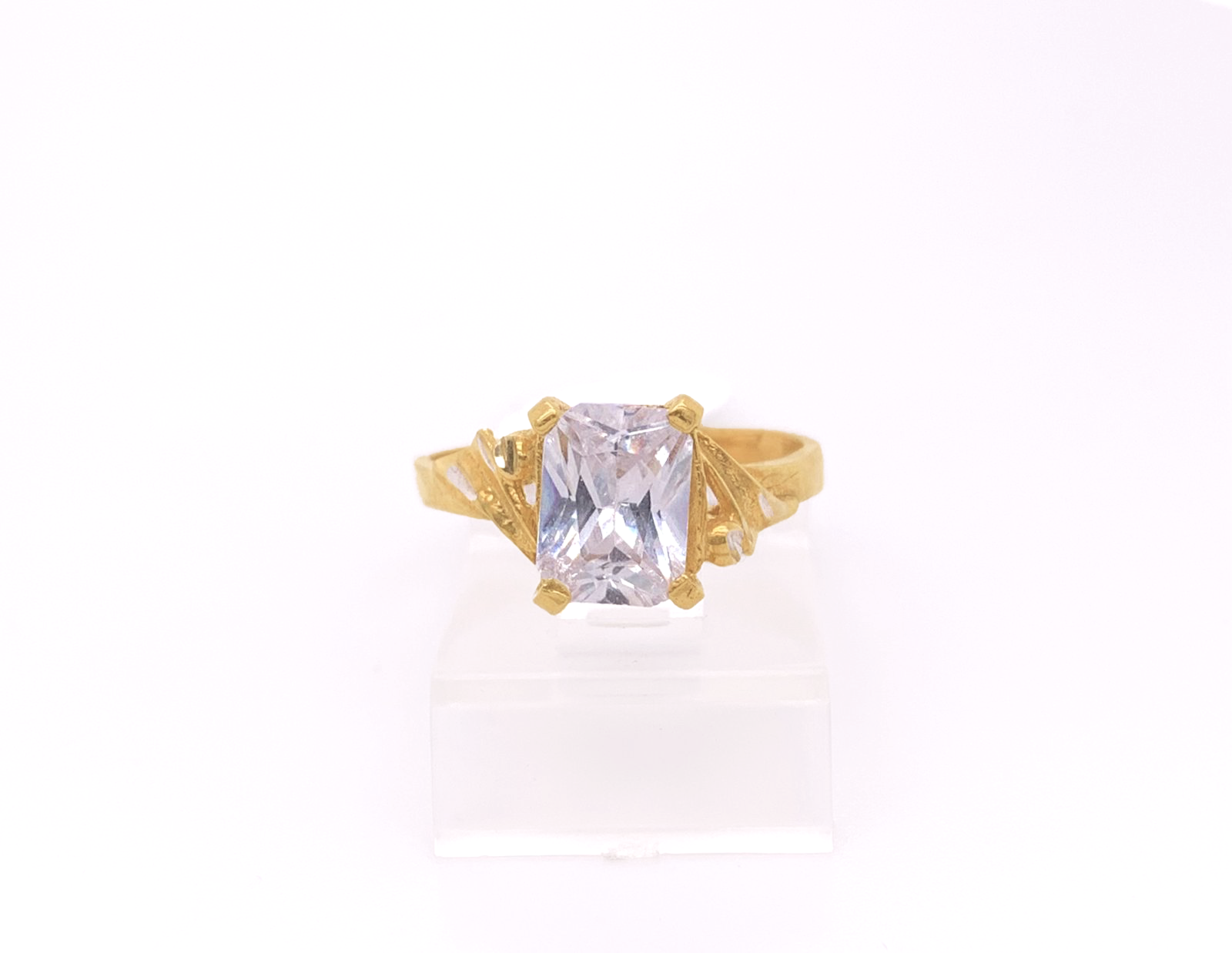 Gold Ladie Ring