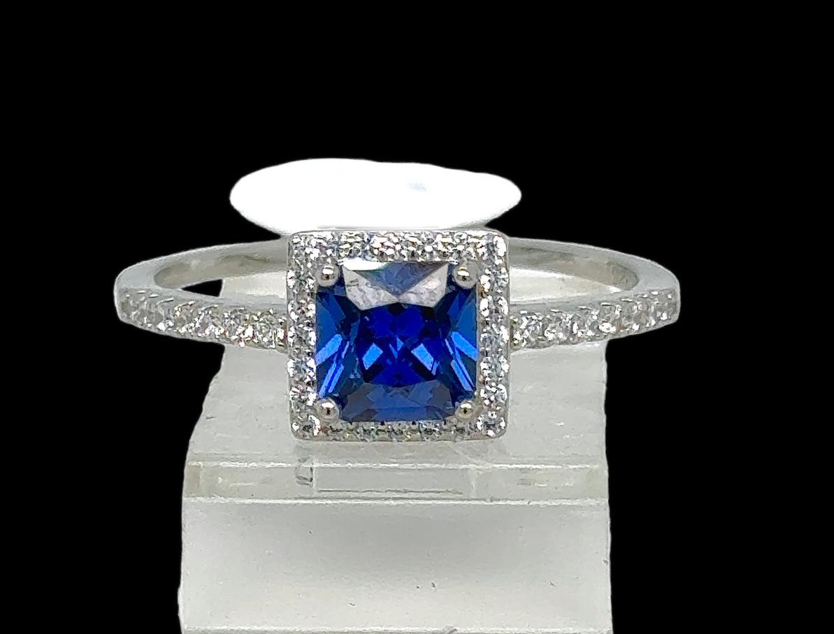 Silver Ladie Ring