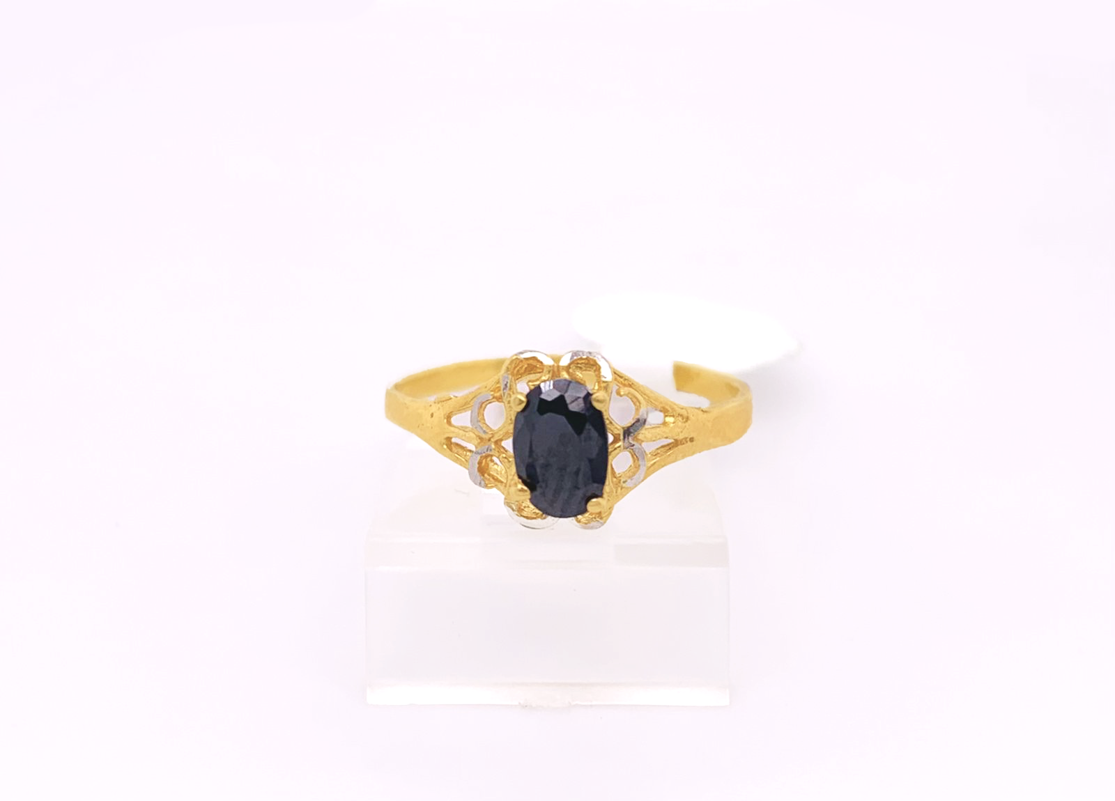 Gold Ladie Ring