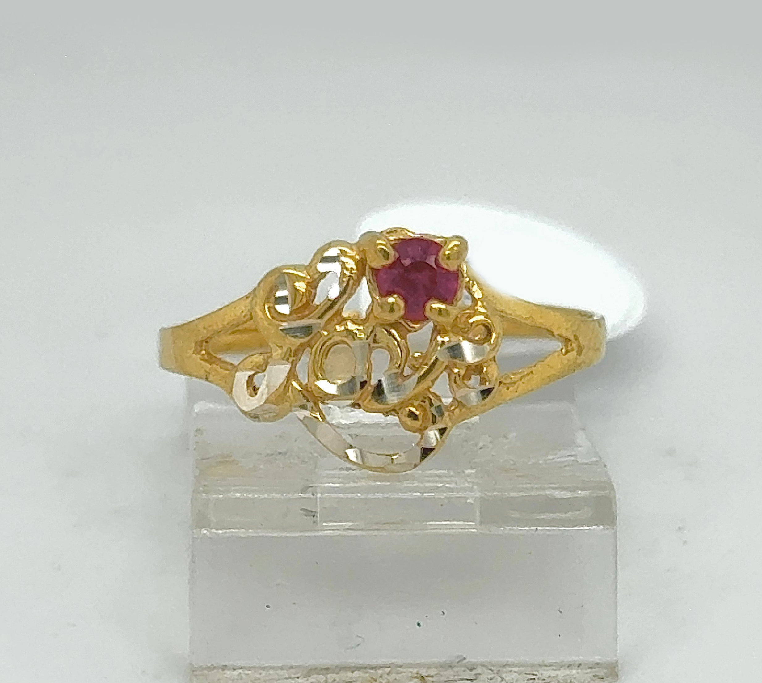 Gold Ladie Ring