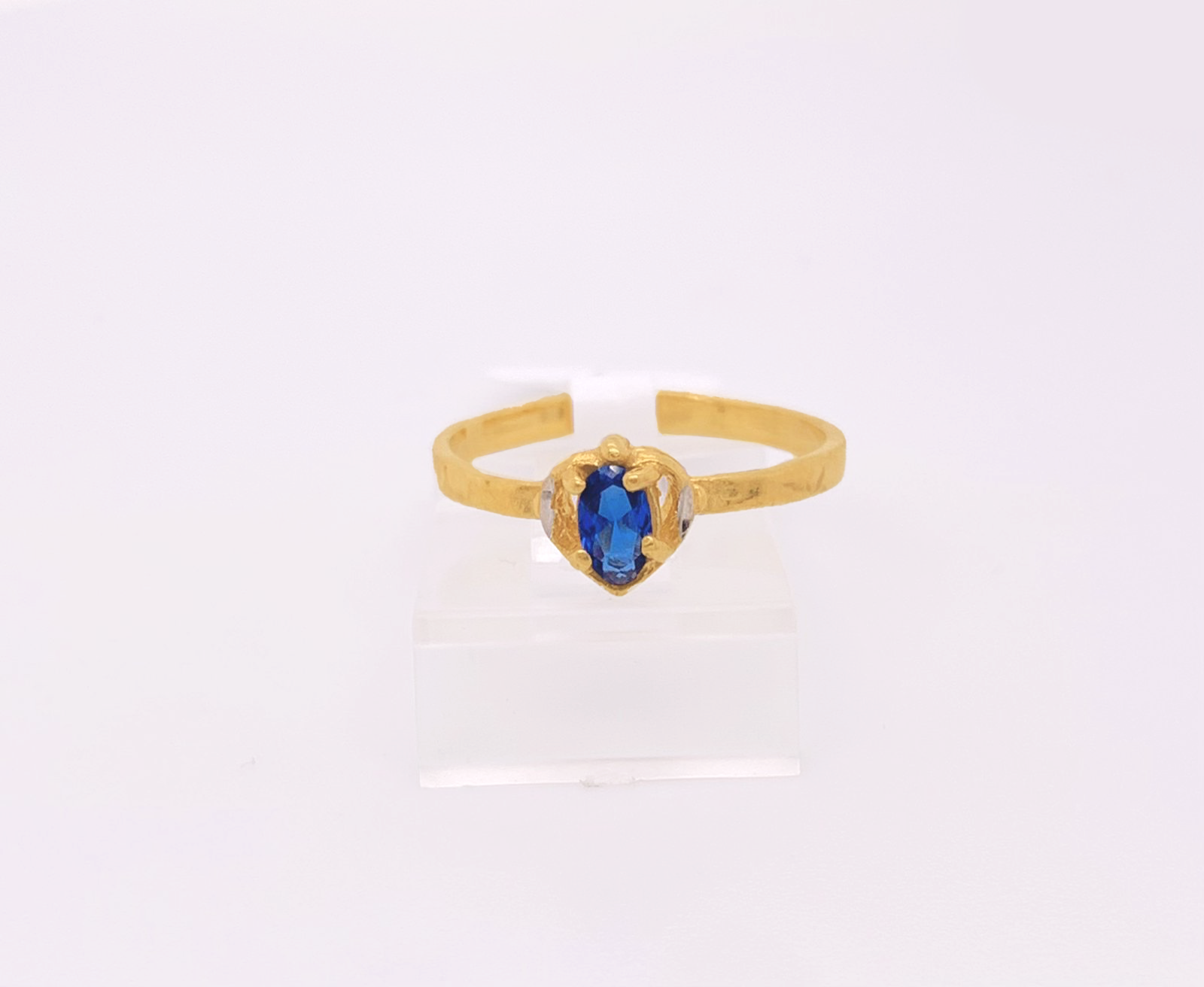 Gold Ladie Ring