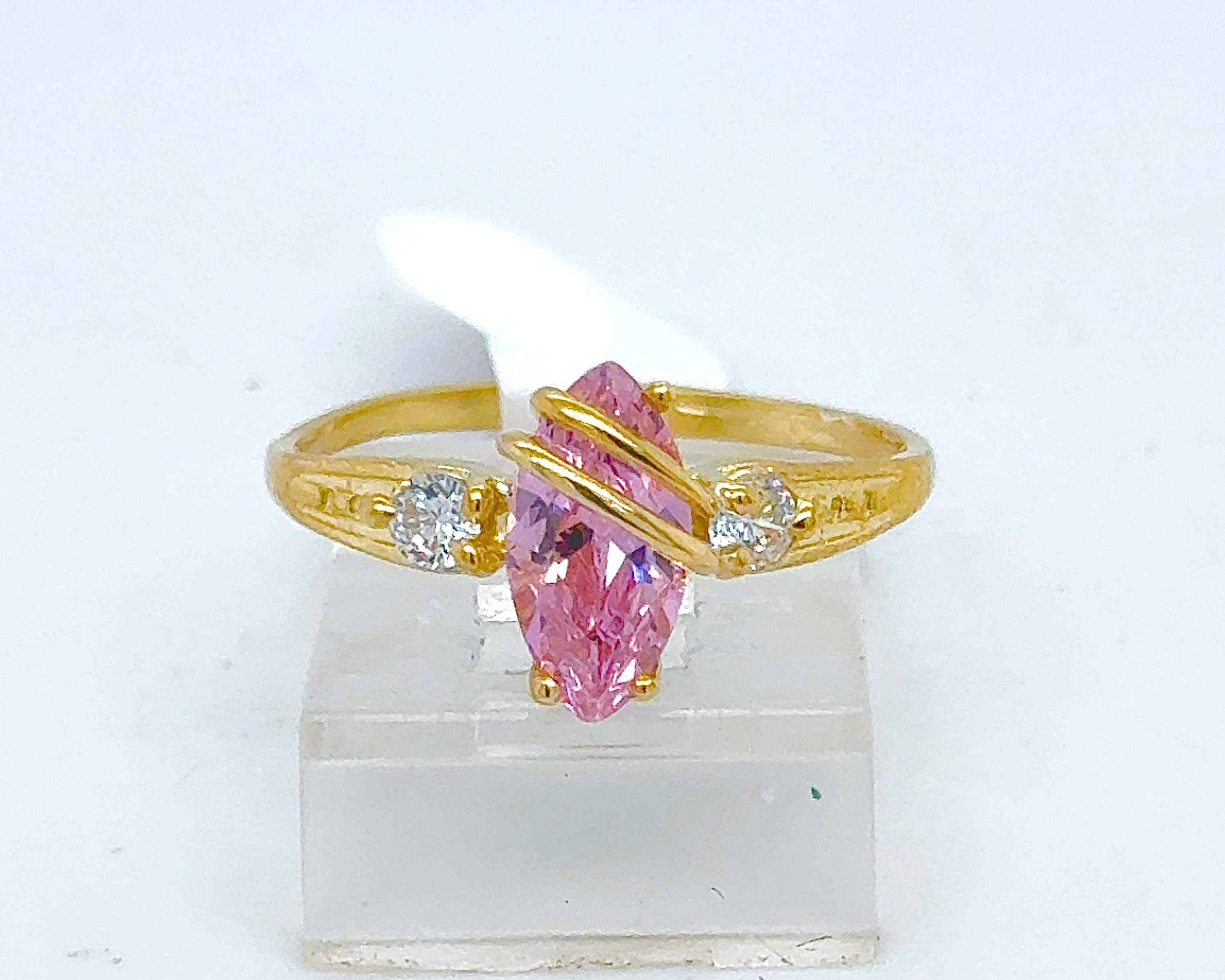 Gold Ladie Ring