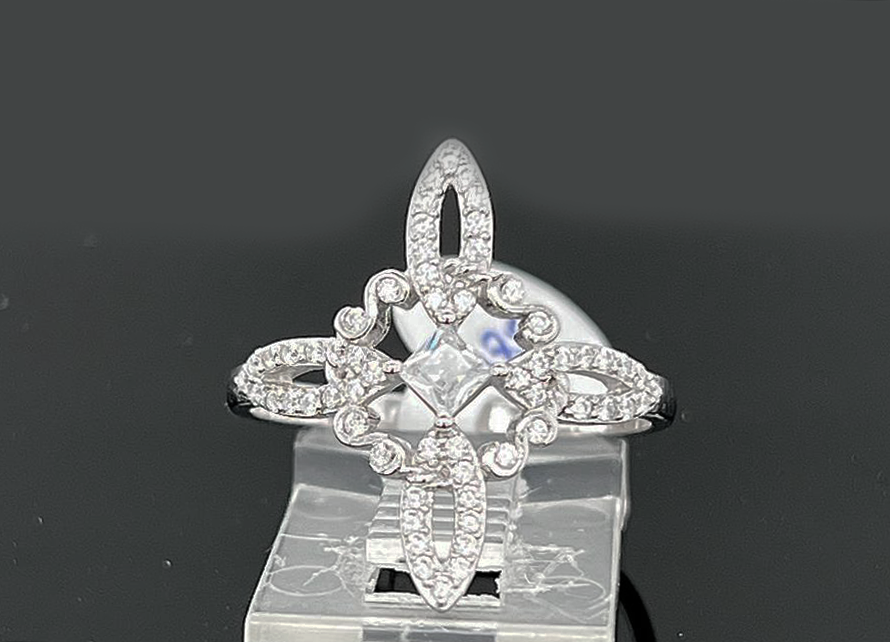 Silver Ladie Ring