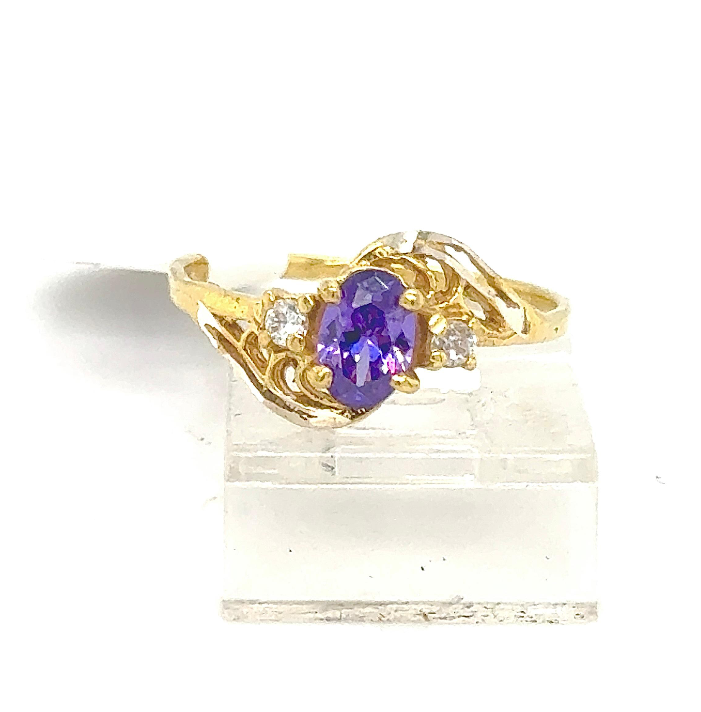 Gold Ladie Ring