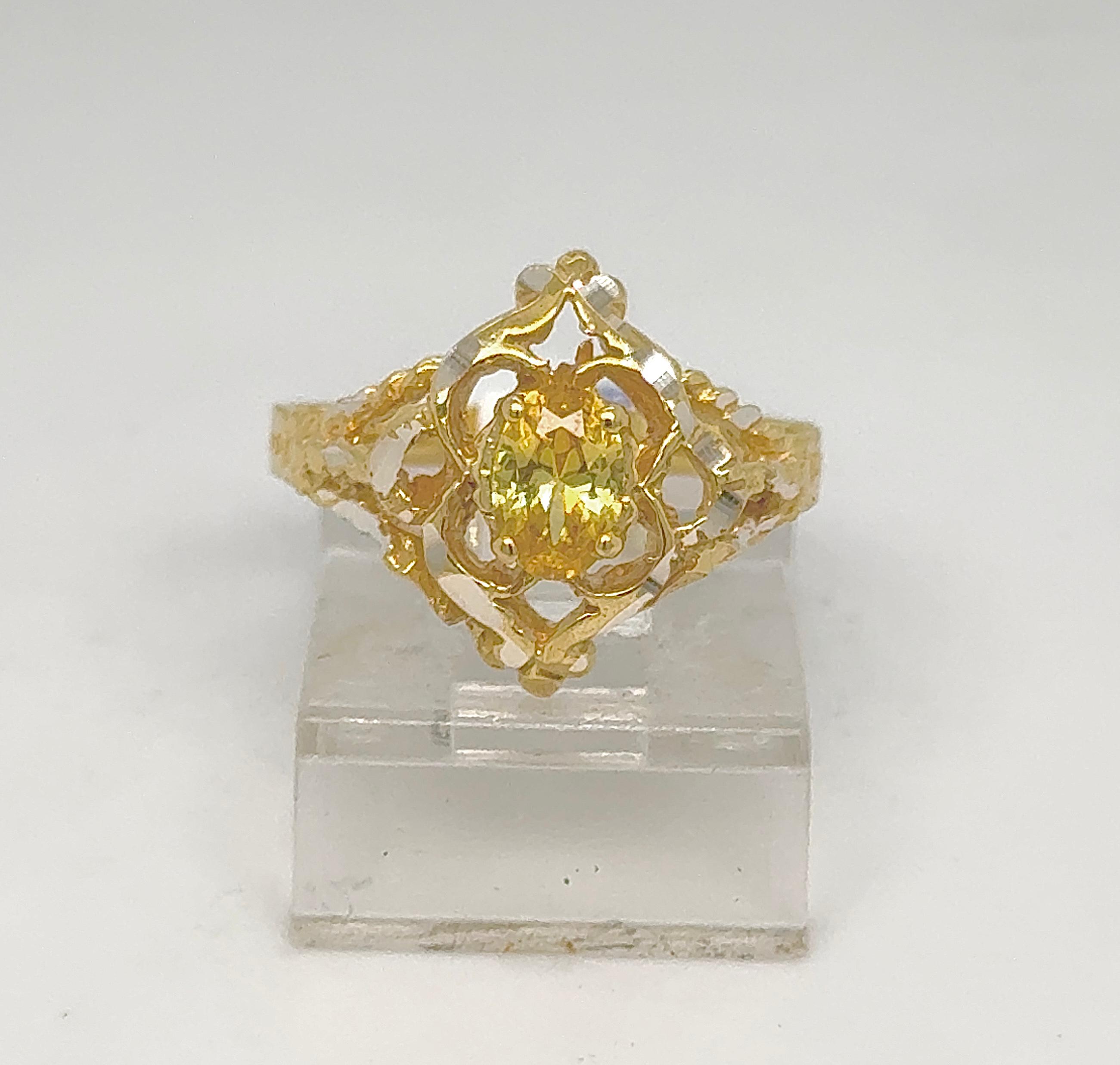 Gold Ladie Ring