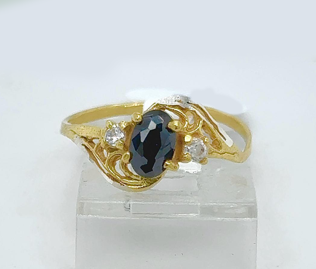 Gold Ladie Ring