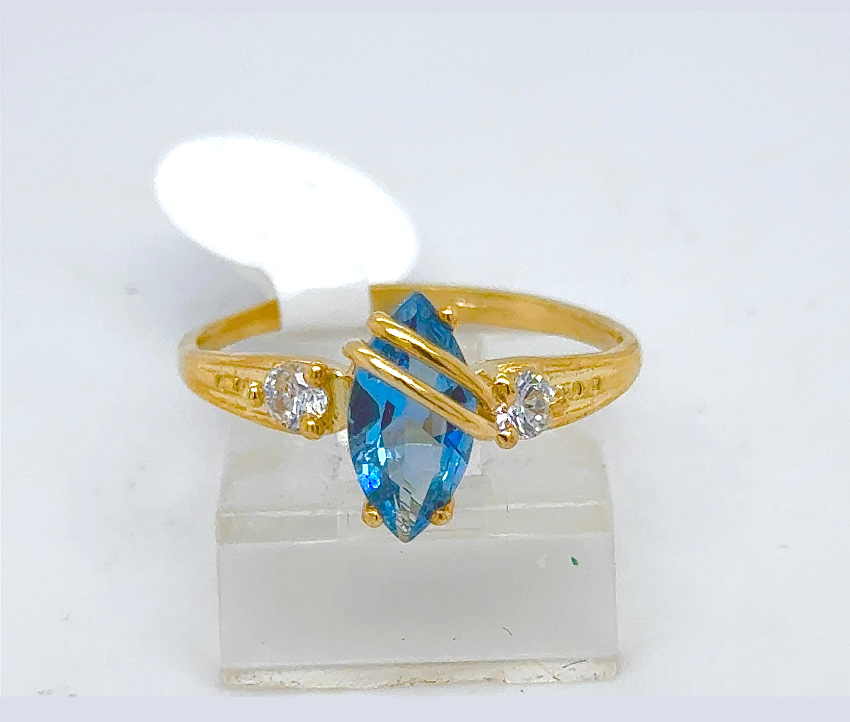Gold Ladie Ring