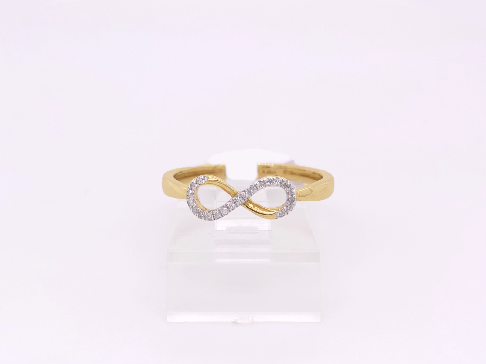 Gold Ladie Ring