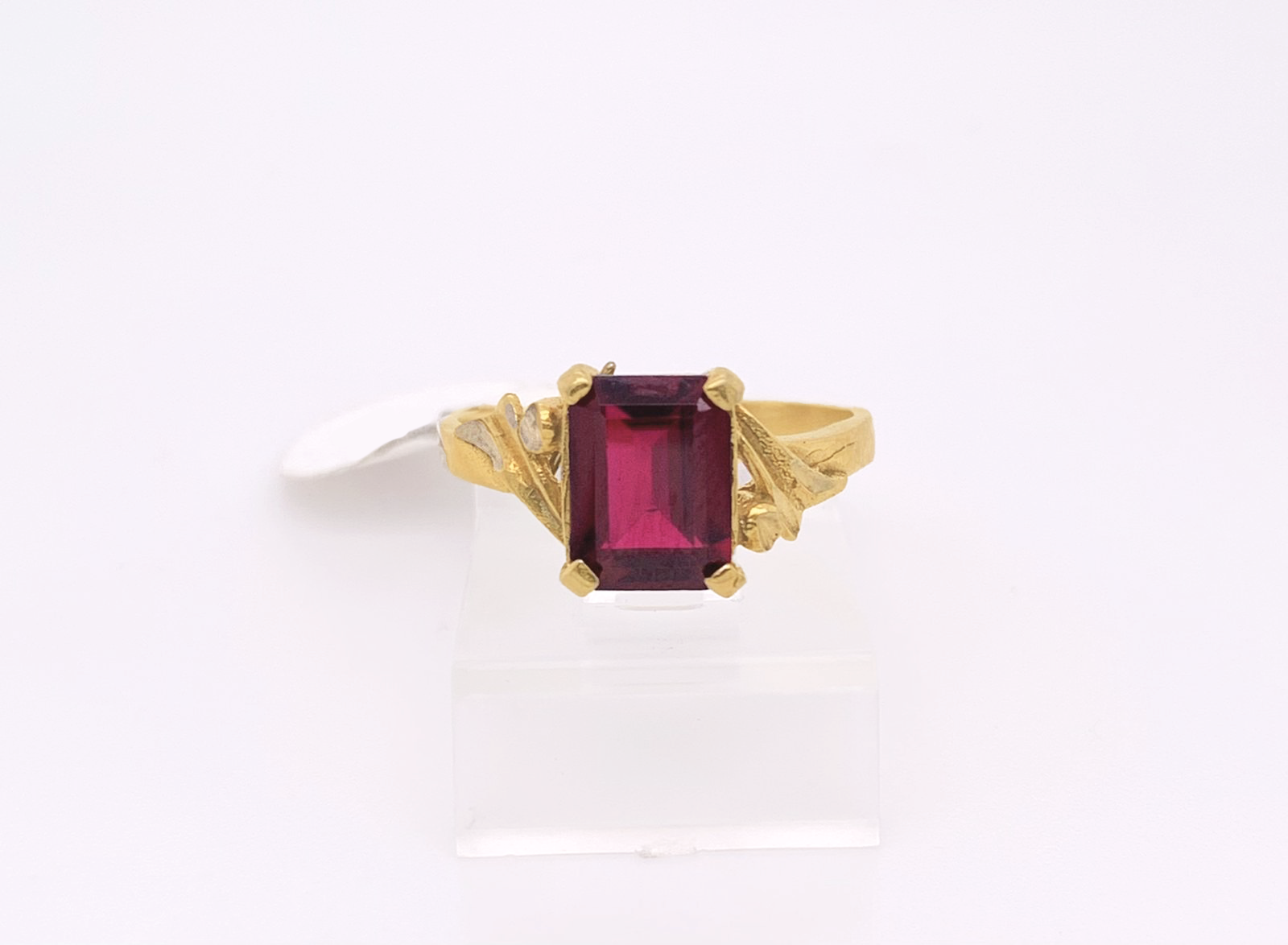 Gold Ladie Ring