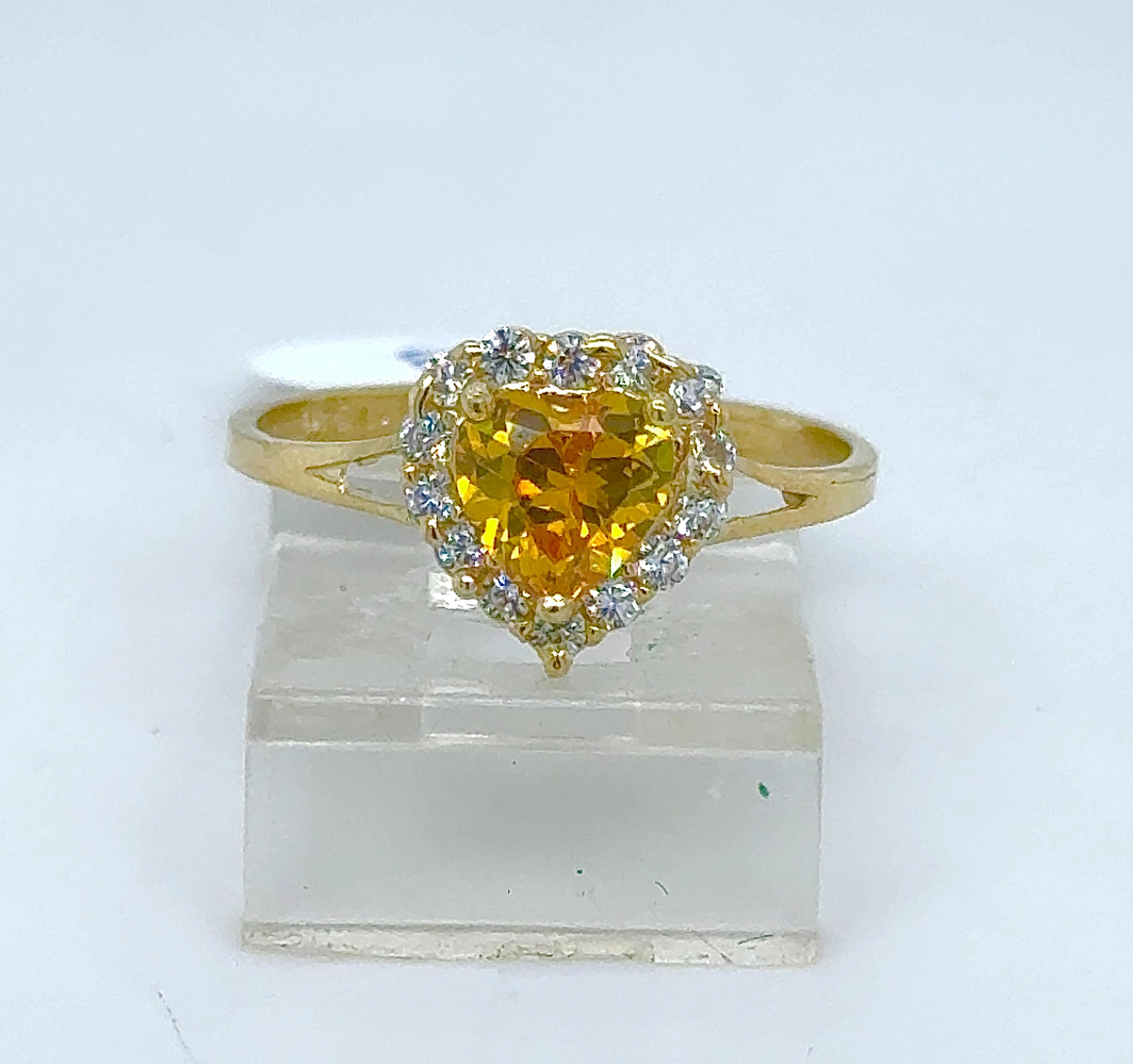 Gold Ladie Ring