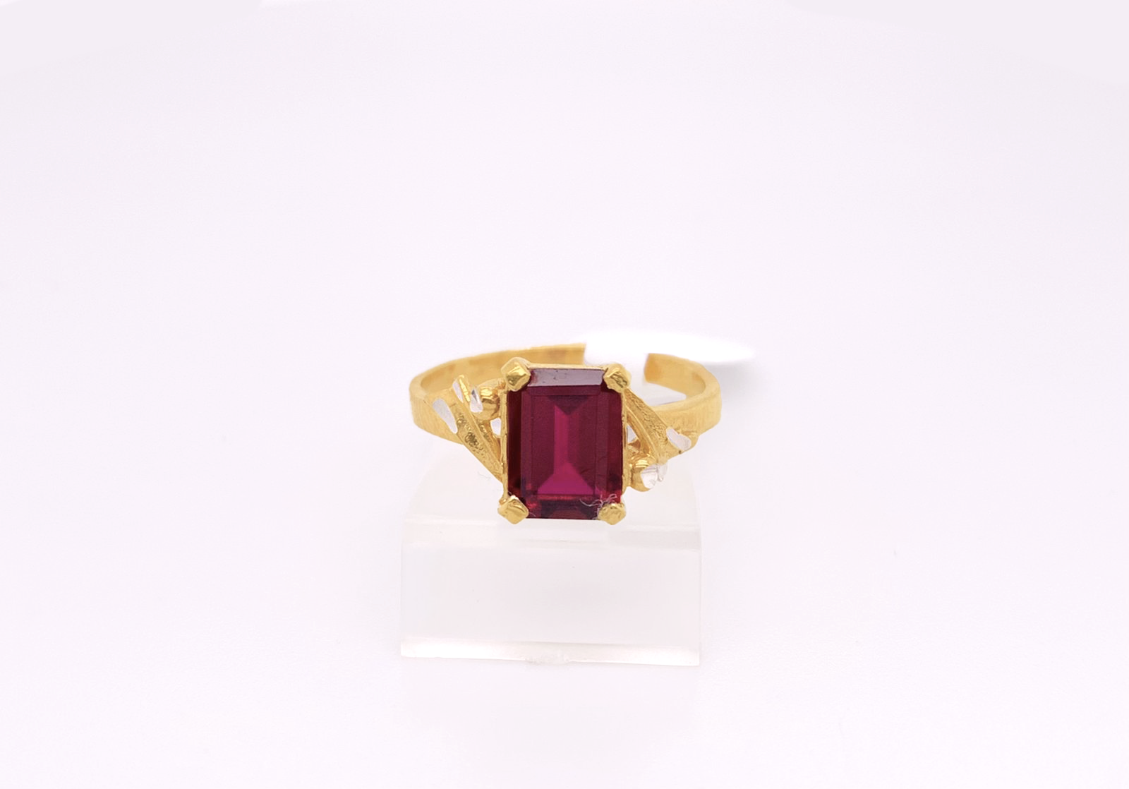 Gold Ladie Ring