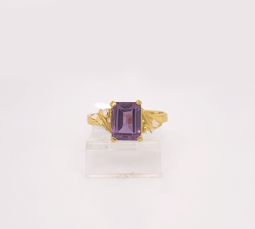 Gold Ladie Ring