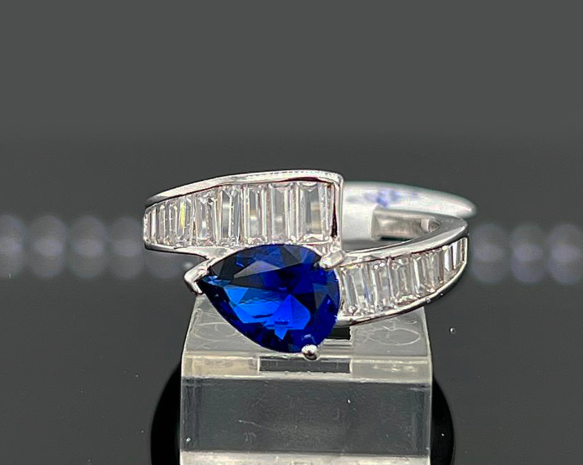 Silver Ladie Ring