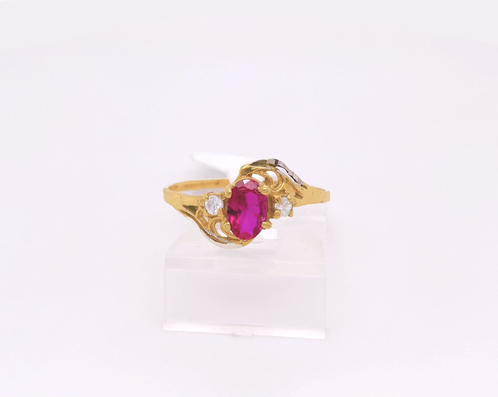 Gold Ladie Ring