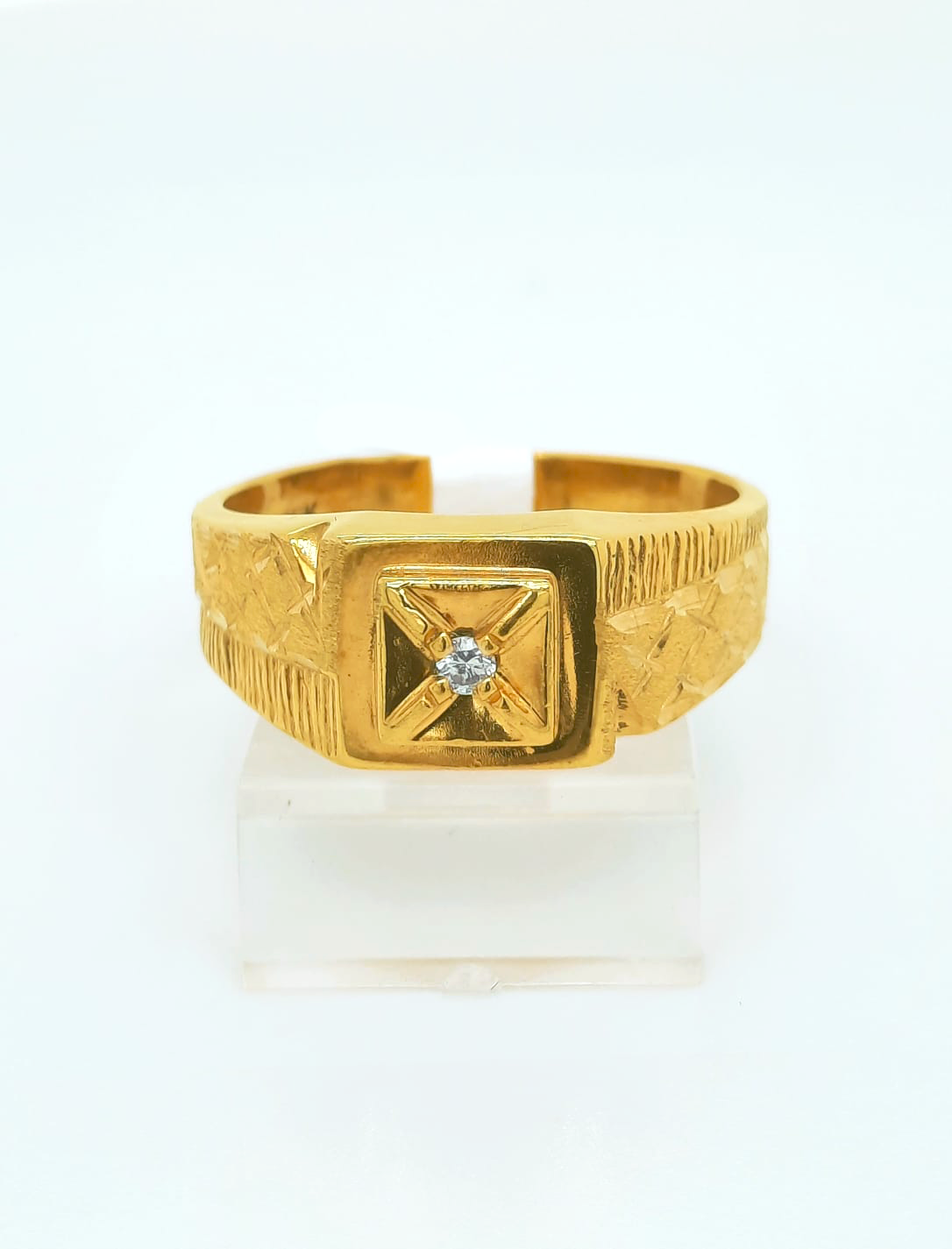 Gold Gent Wedding Ring
