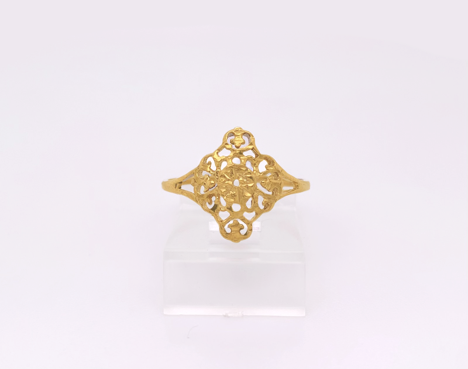 Gold Ladie Ring