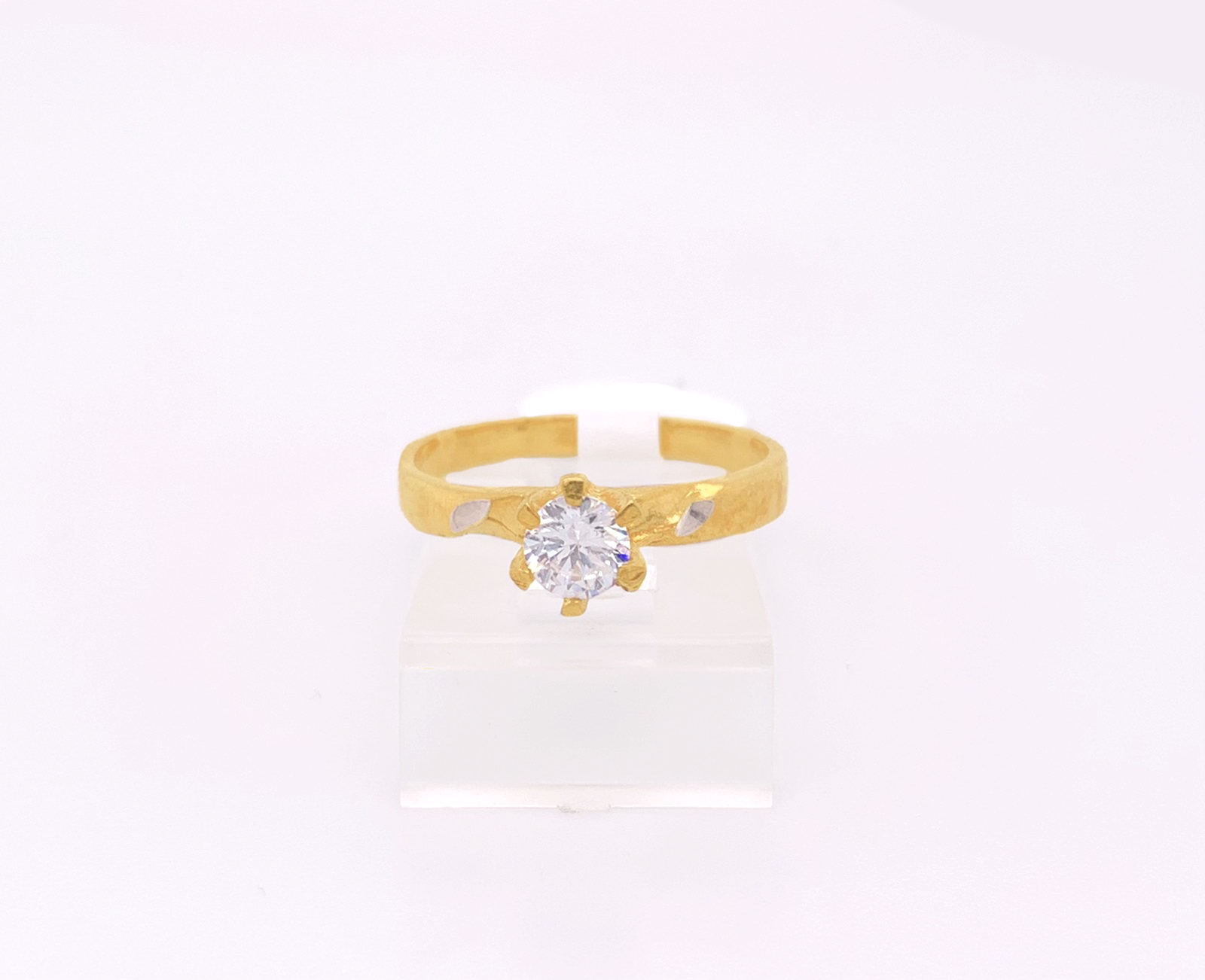 Gold Ladie Ring