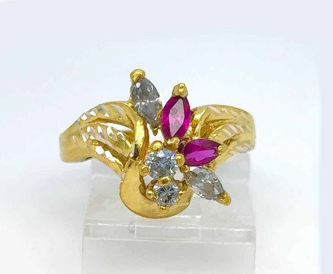 Gold Ladie Ring