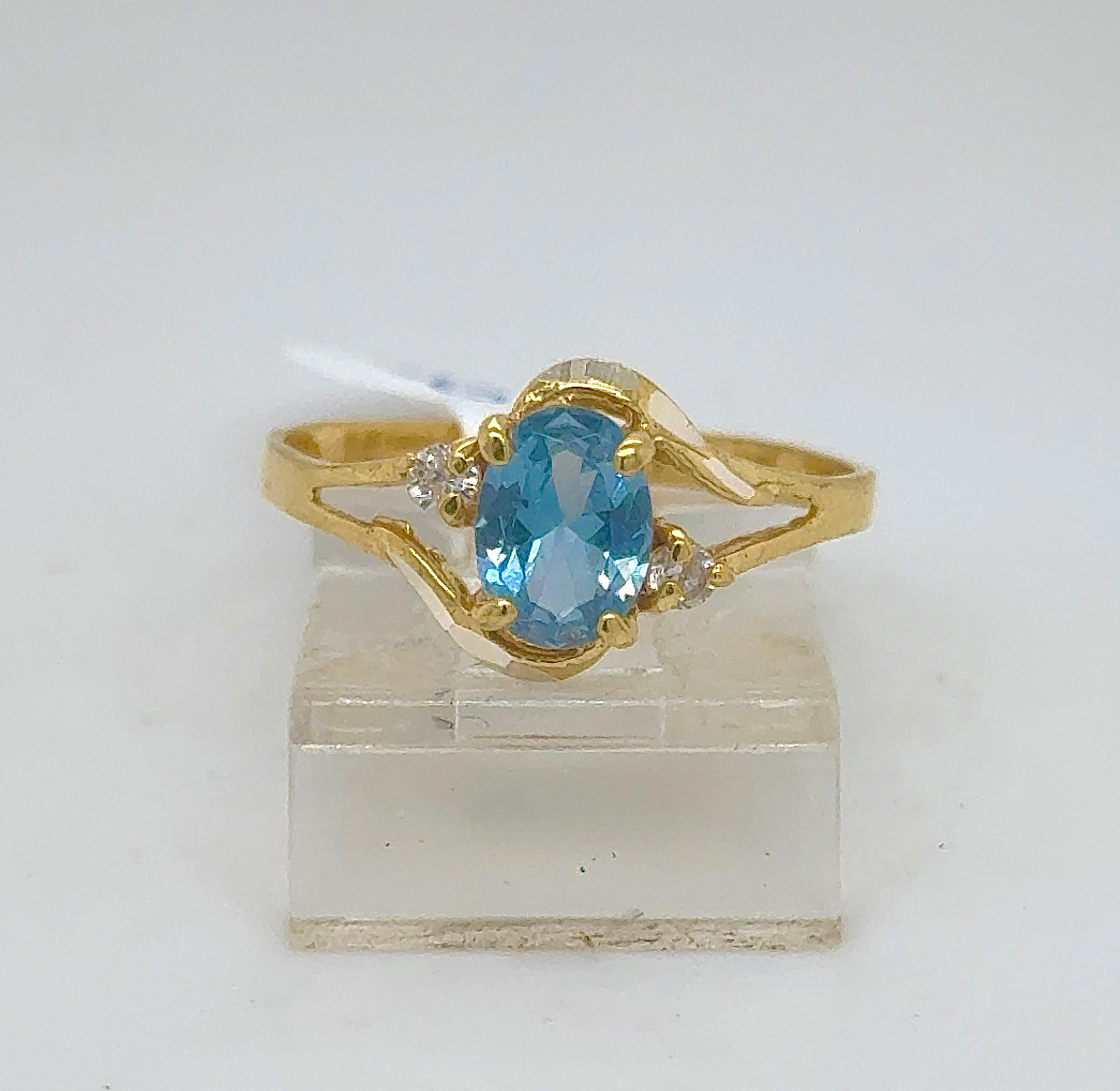 Gold Ladie Ring
