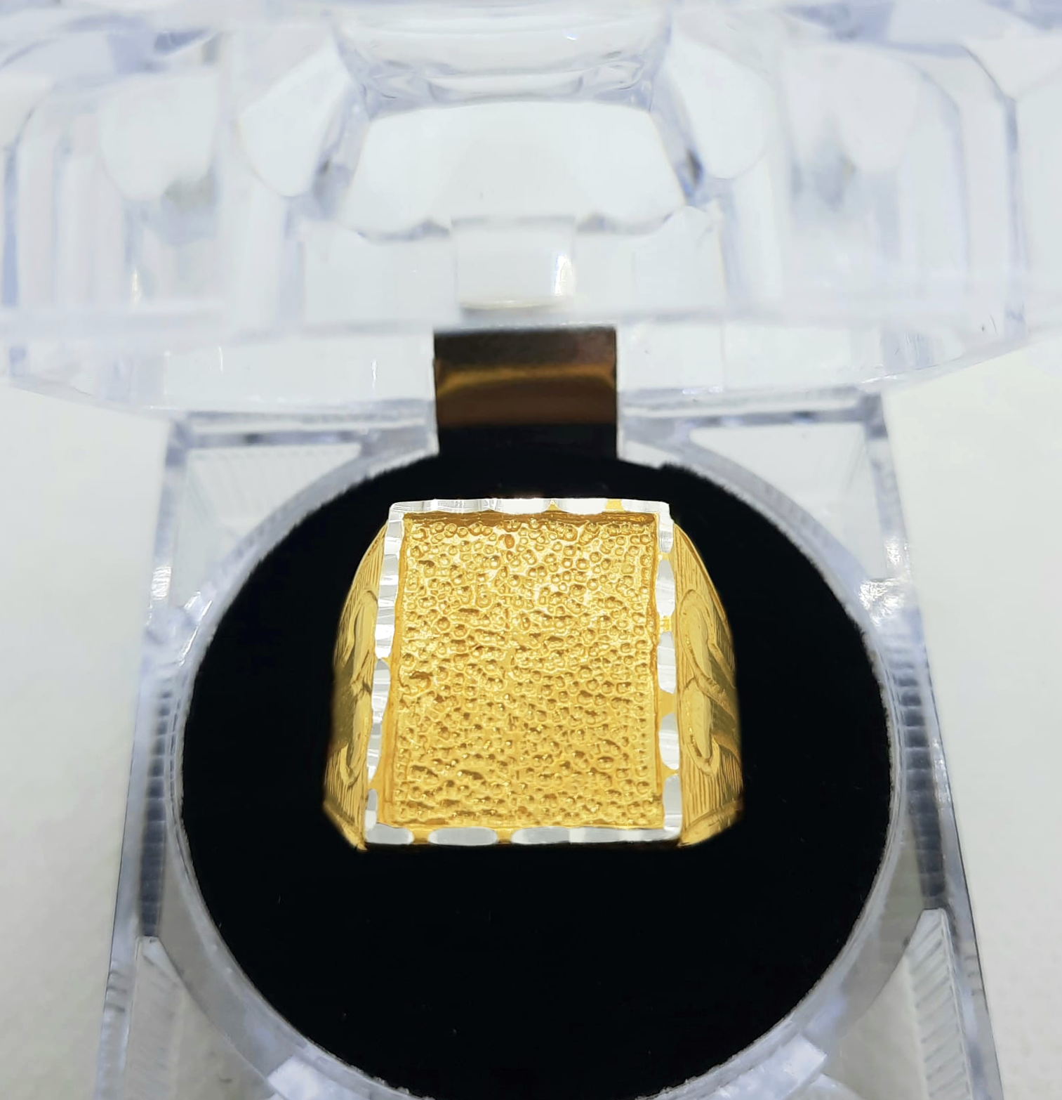 Gold Gent Ring