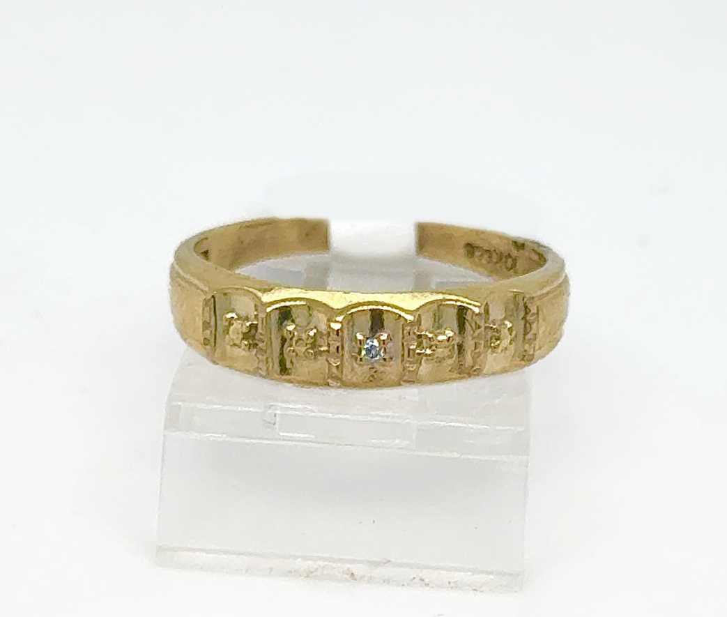 Gold Gent Wedding Ring