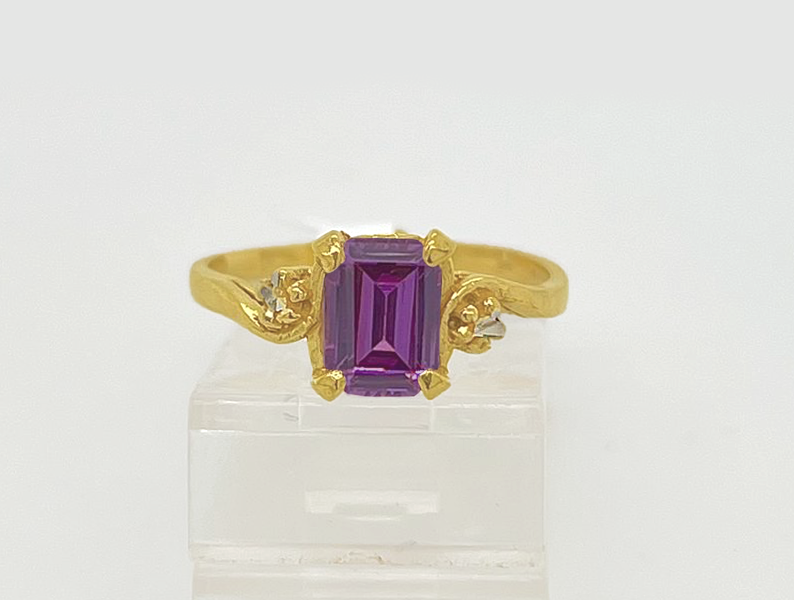 Gold Ladie Ring