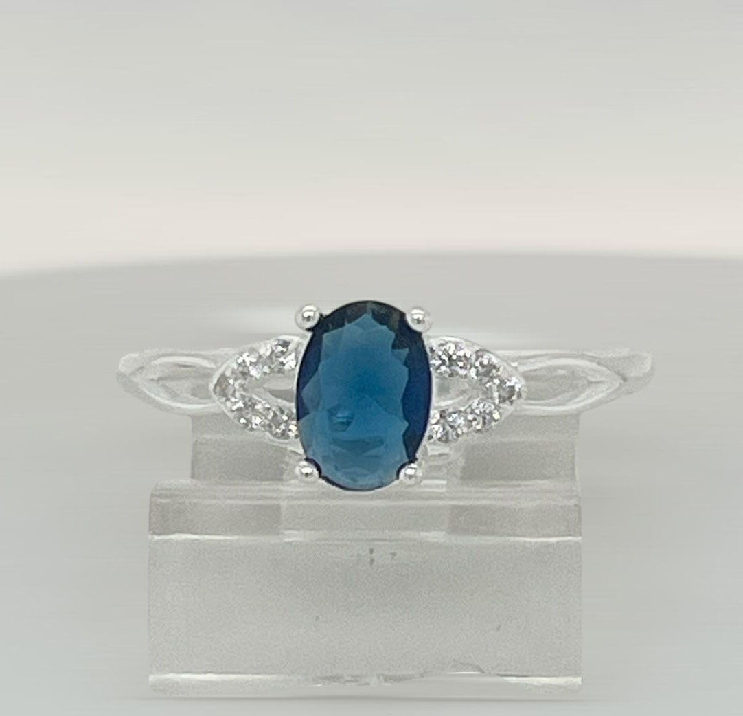 Silver Ladie Ring