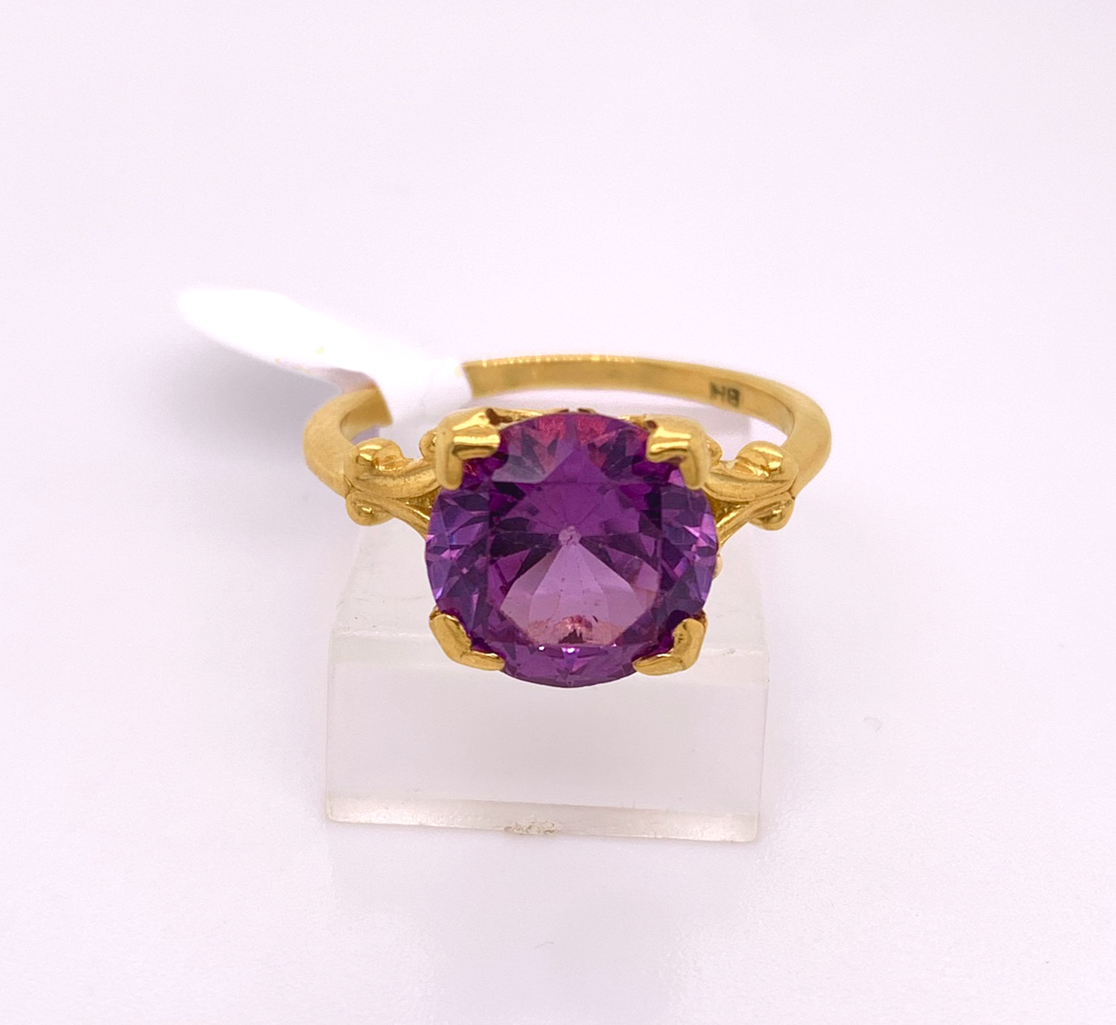 Gold Ladie Ring