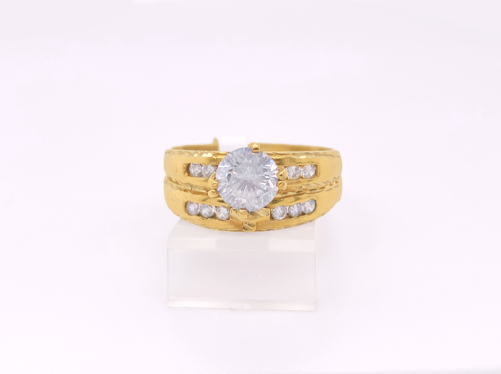 Gold Ladie Ring