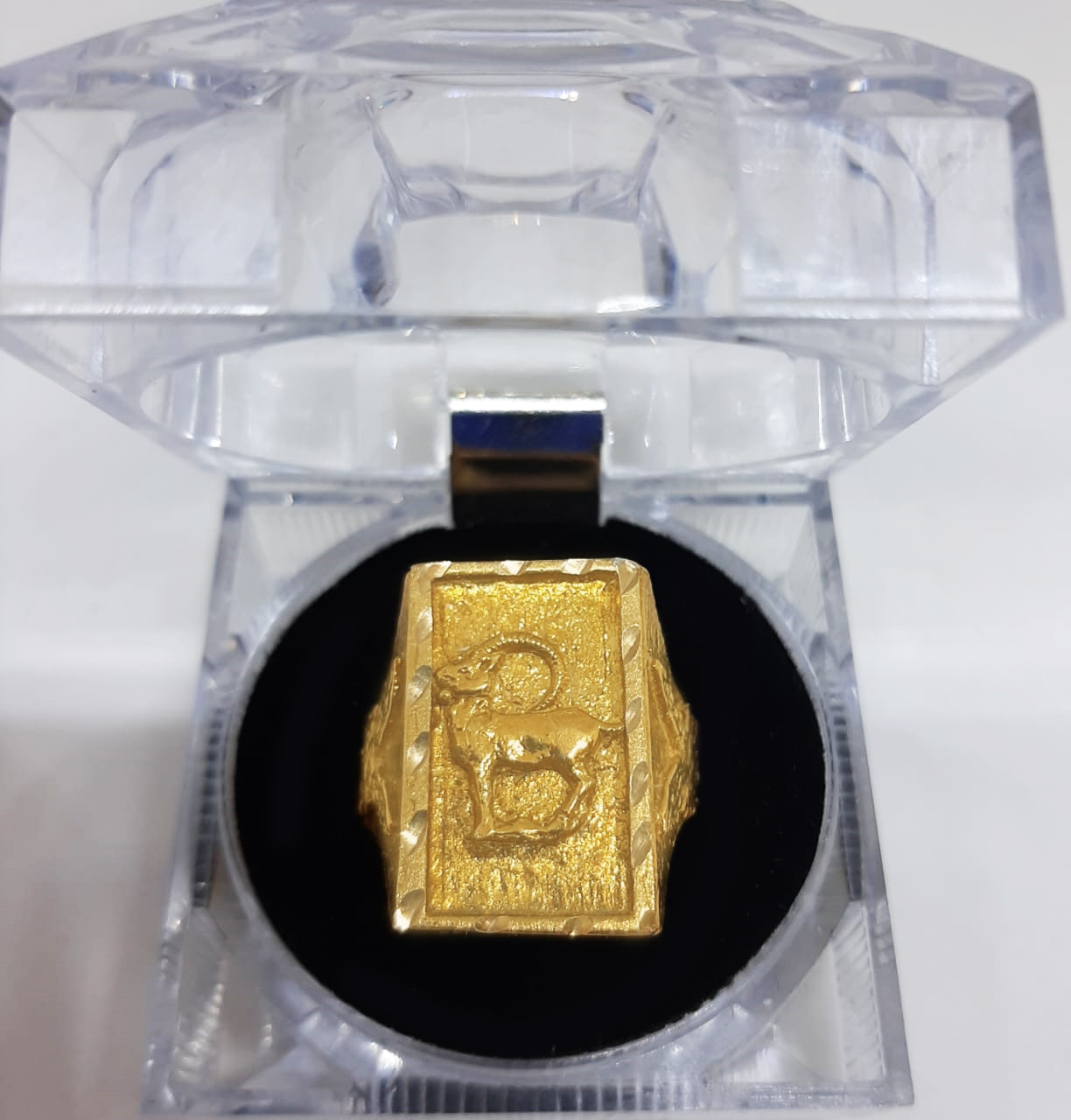 Gold Gent Ring