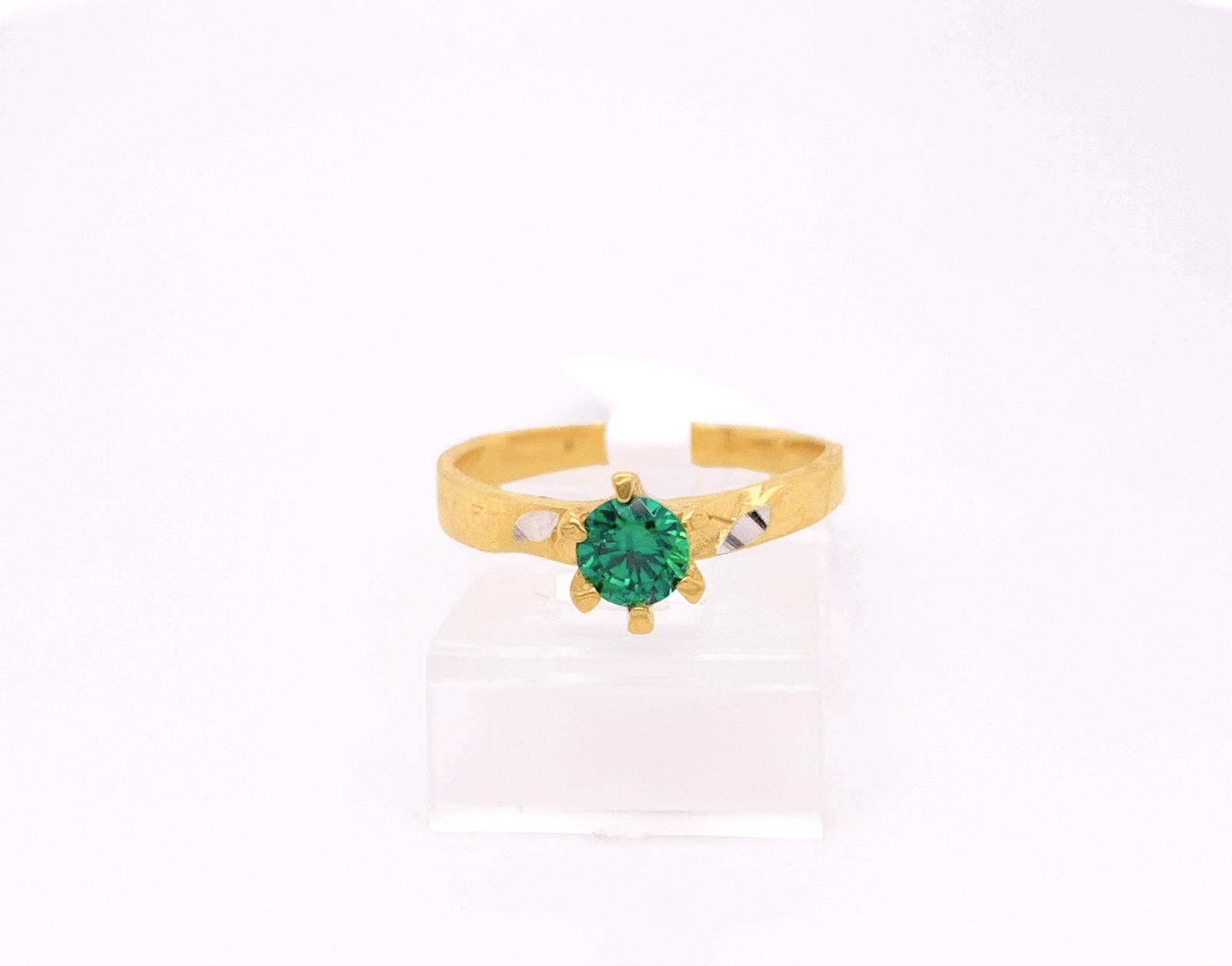 Gold Ladie Ring