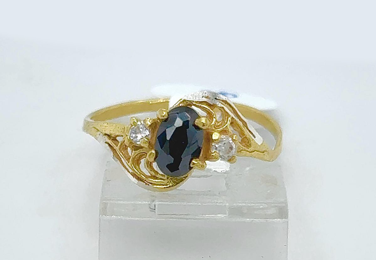 Gold Ladie Ring