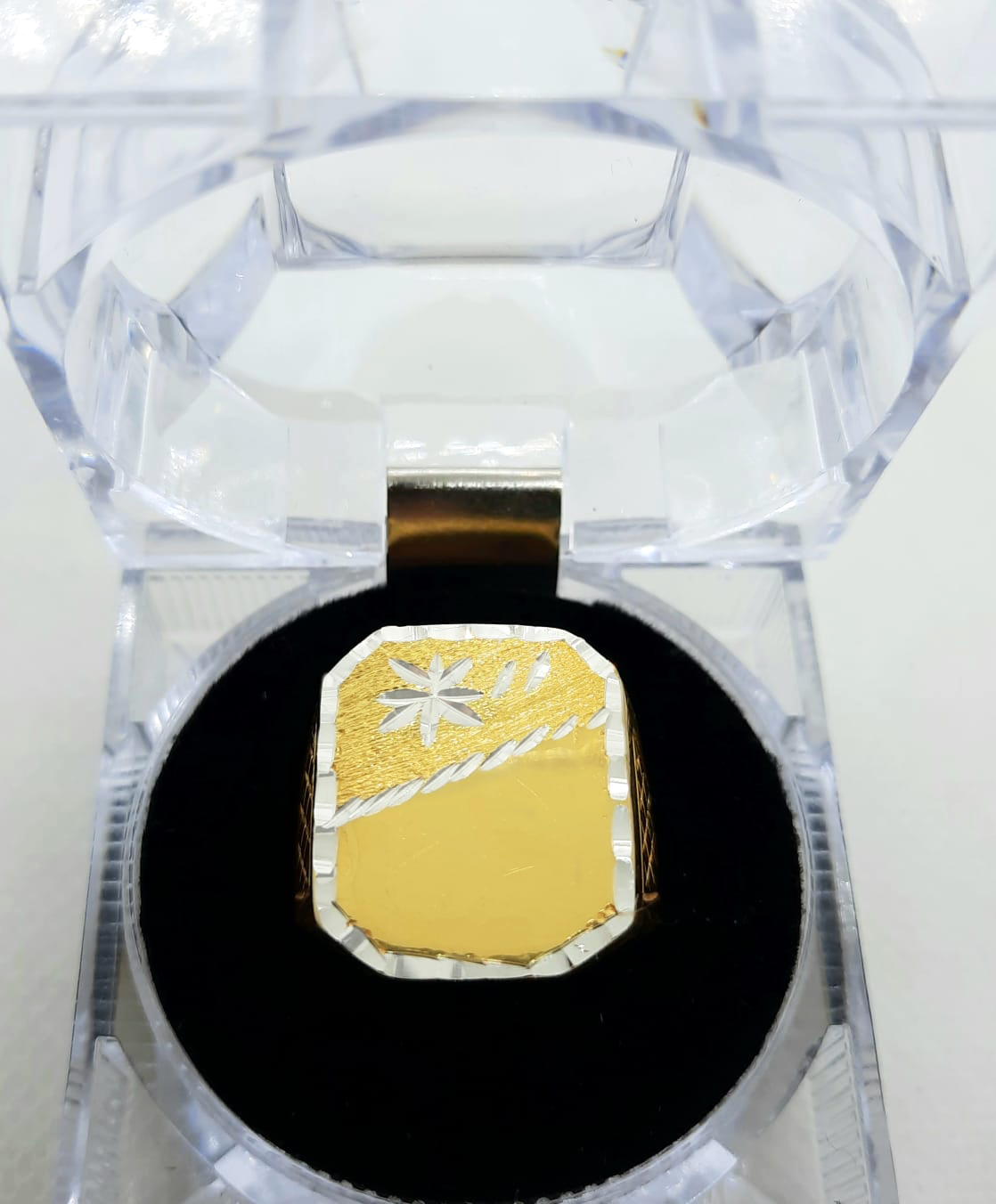 Gold Gent Ring