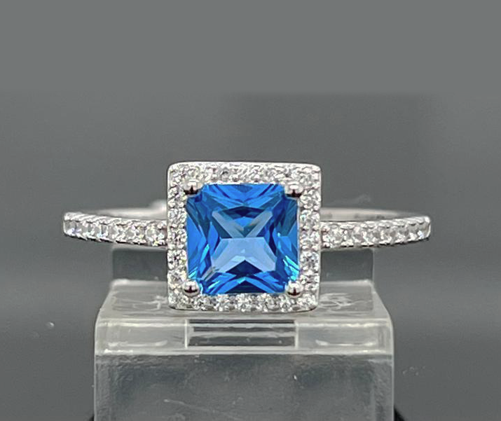 Silver Ladie Ring