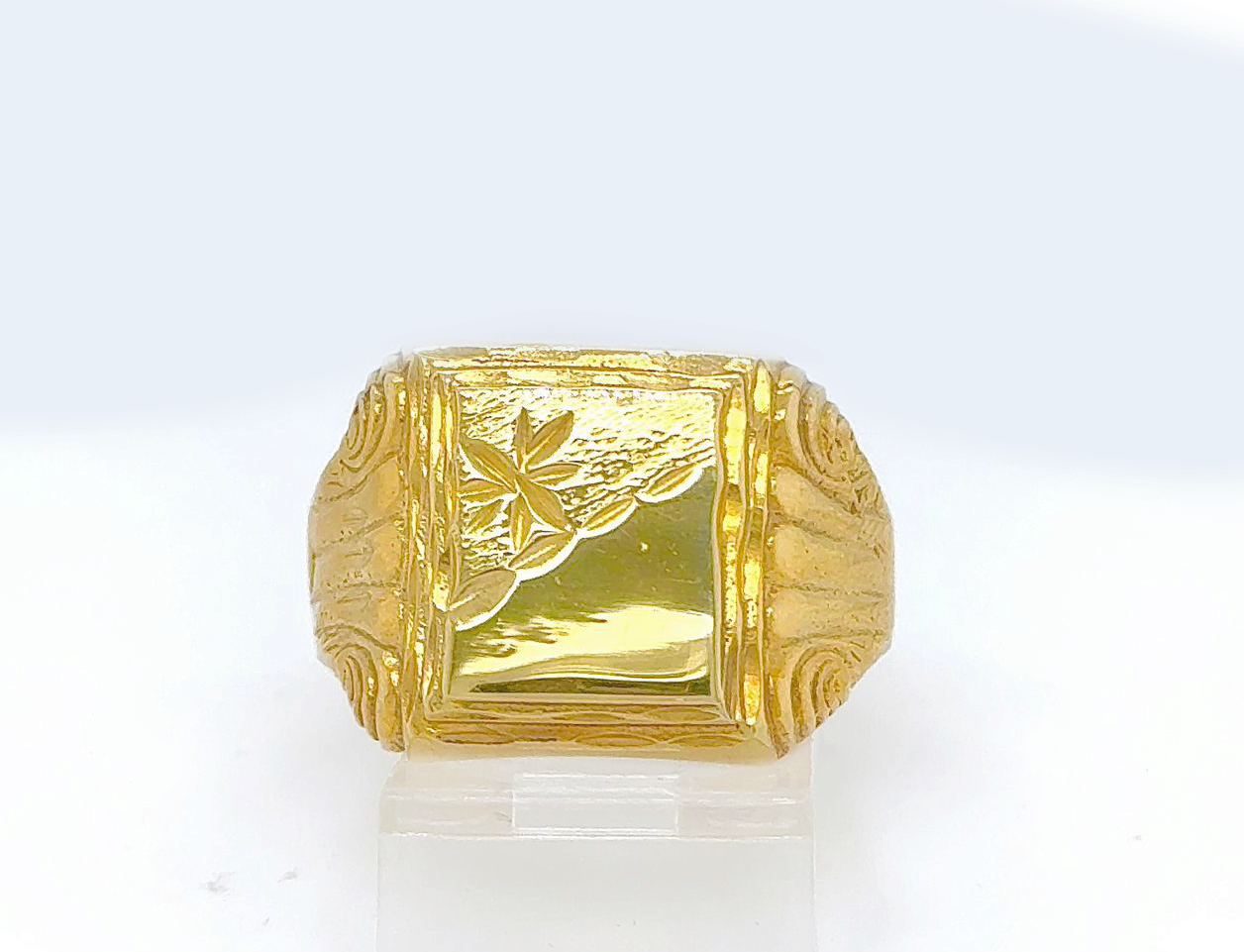 Gold Gent Ring