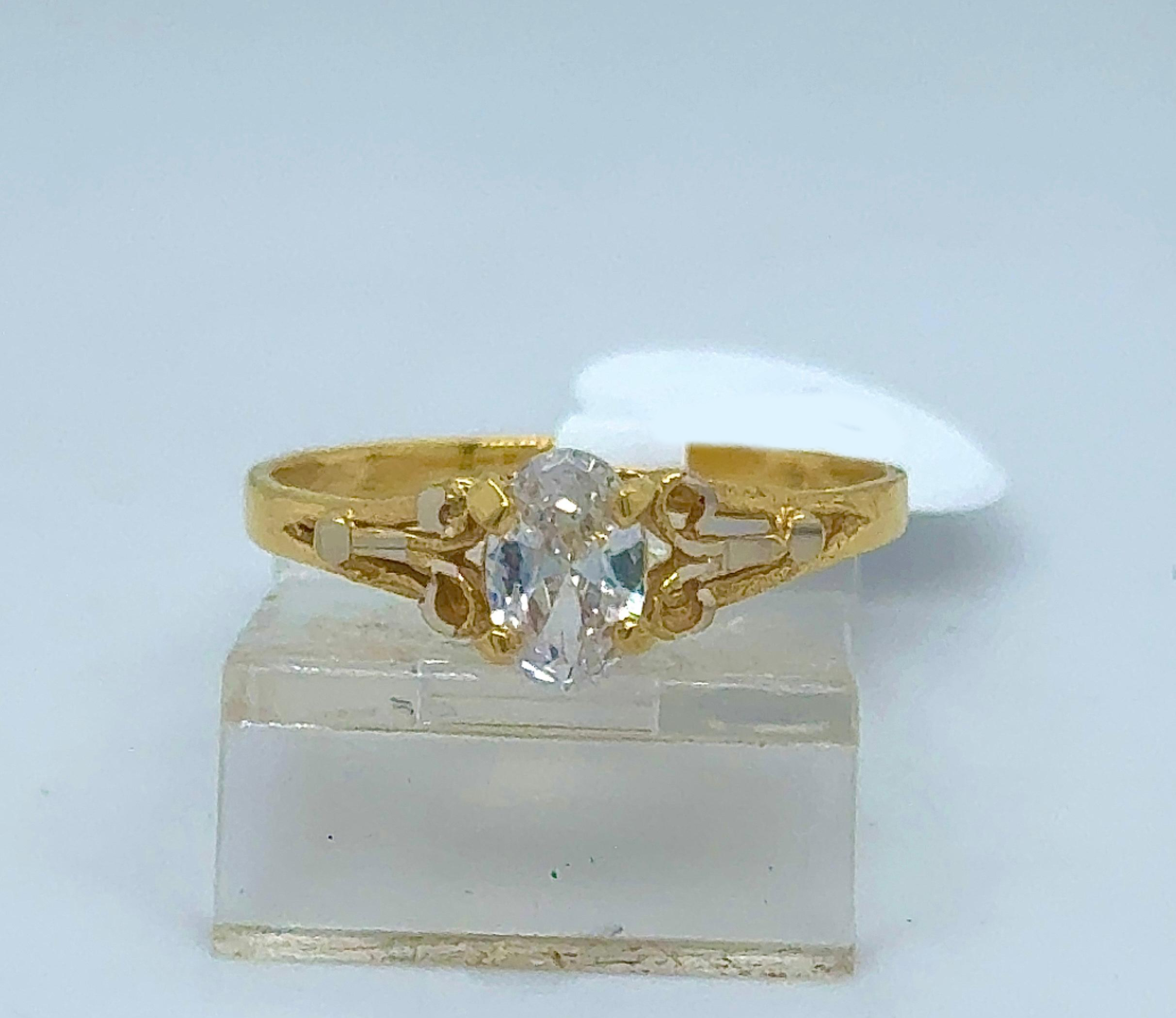 Gold Ladie Ring