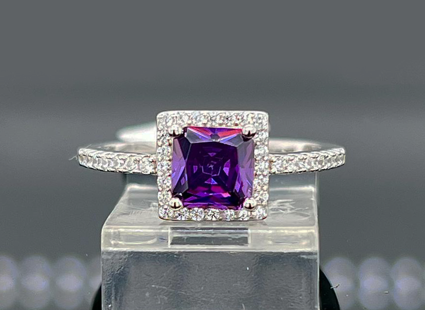 Silver Ladie Ring