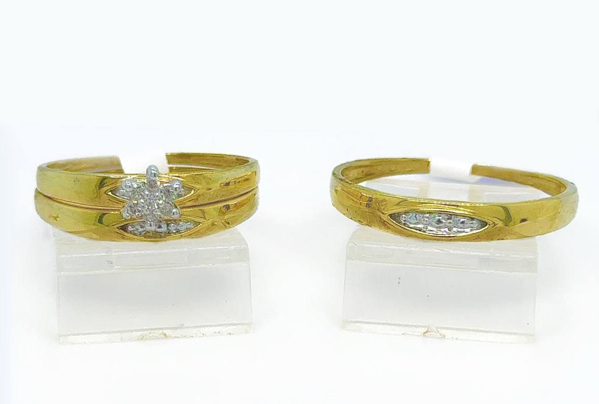 Gold His and Her Wedding Set