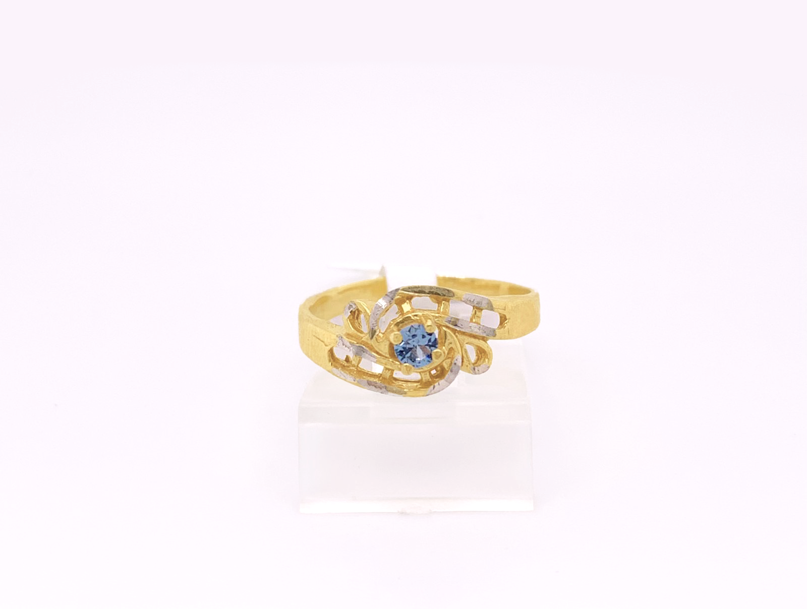Gold Ladie Ring