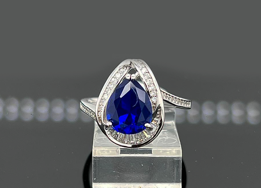 Silver Ladie Ring