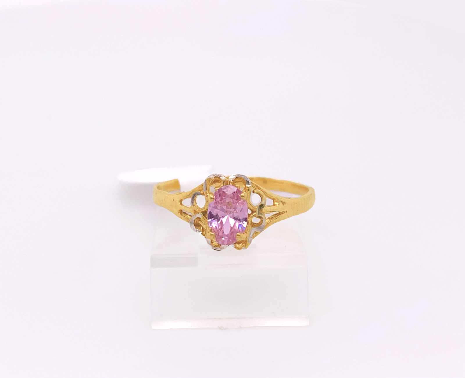 Gold Ladie Ring