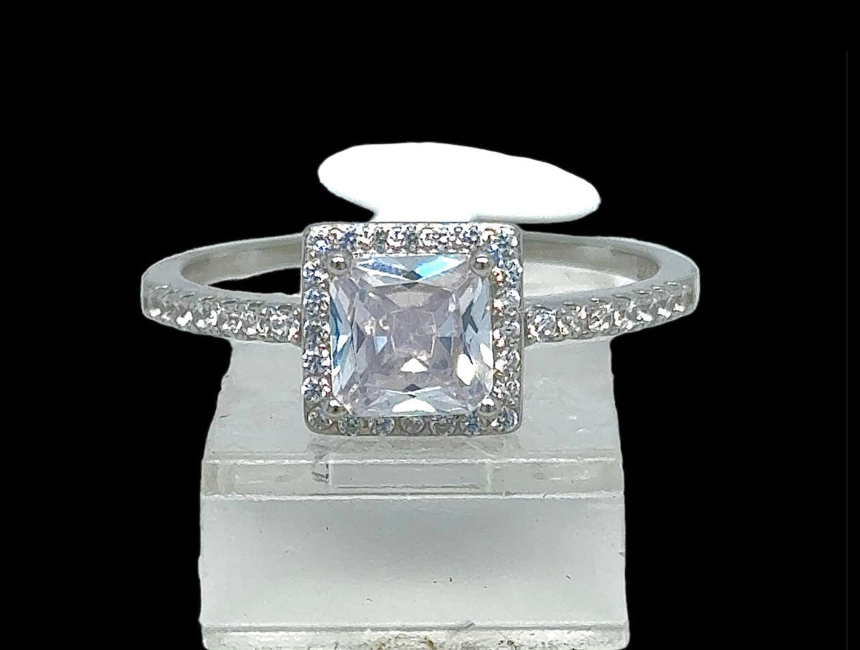 Silver Ladie Ring