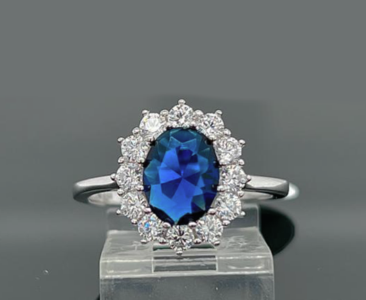 Silver Ladie Ring